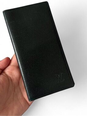 Louis Vuitton Green Epi long wallet